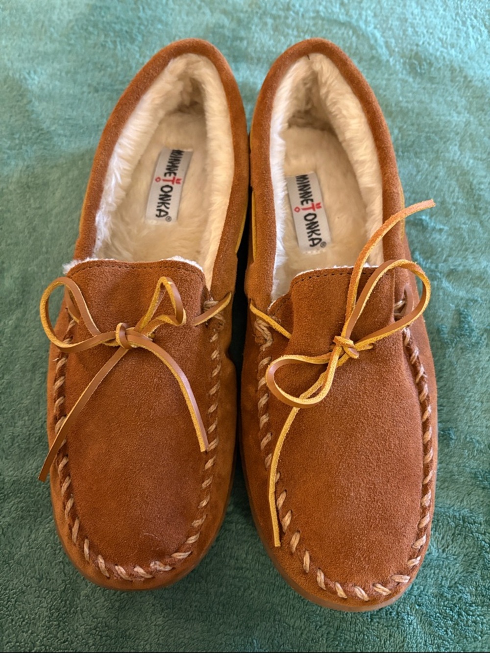 Minnetonka Men’s Chestnut Brown Suede Moccasin Slippers with Lace Tie -Like new